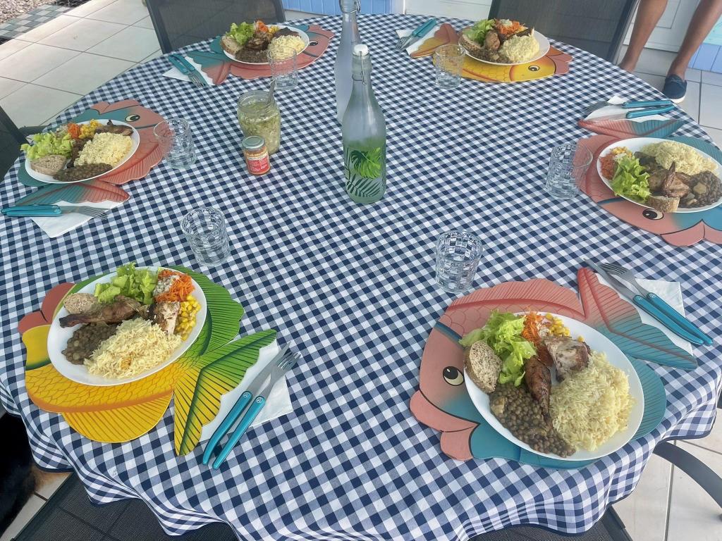 Gîtes tout confort avec piscine + Repas d'arrivée offert.