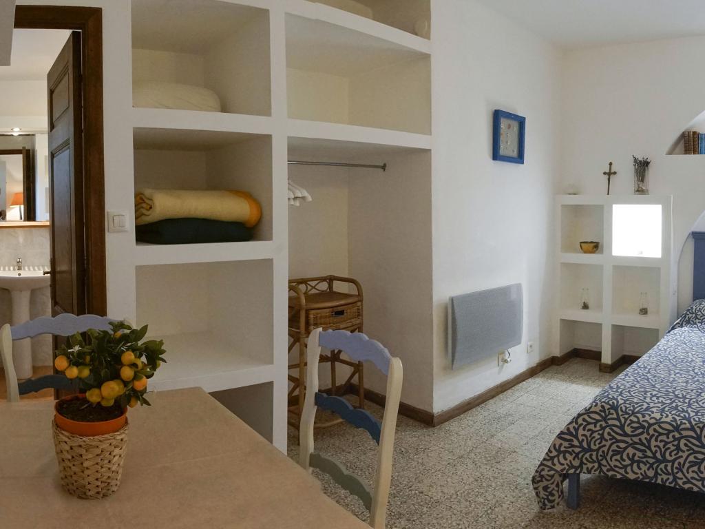 APPARTEMENT F1 PROCHE PLAGE BERGERIE SUR LA PRESQU'ÎLE DE GIENS