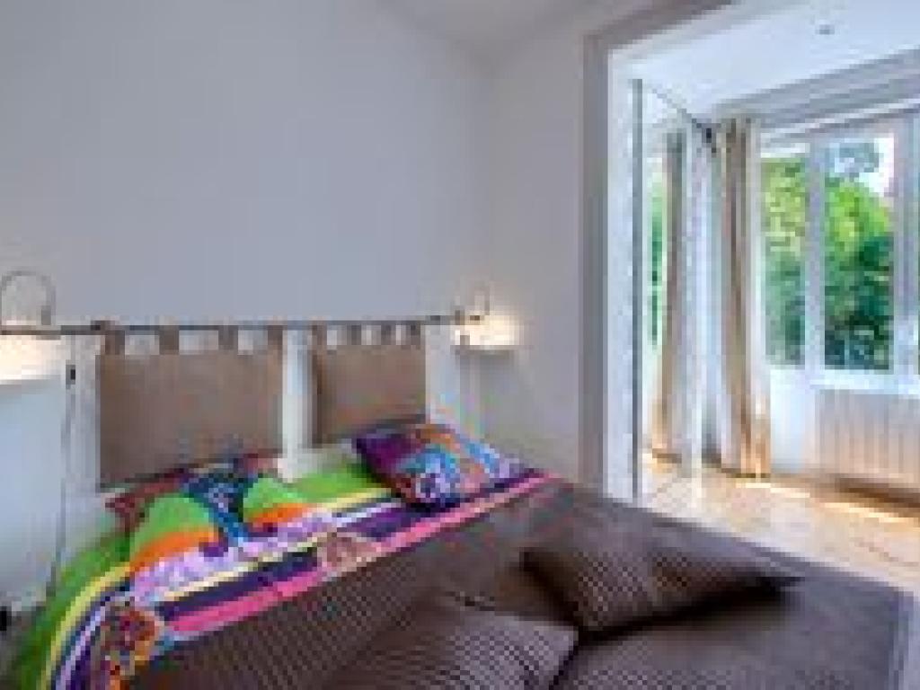 Appartement petite vue bassin 92M2, deux chambres, deux salles de bains, terrasse, 45m2 de pièce à vivre très bien équipé