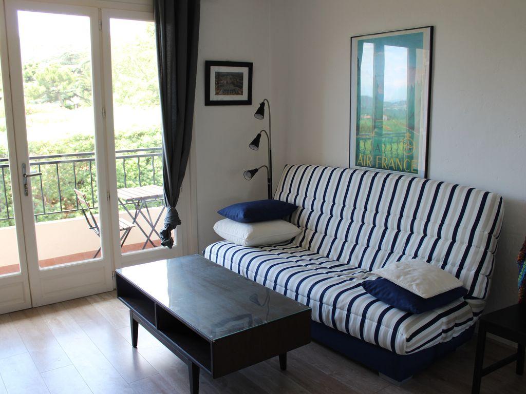 Calme apt sur la Côte d'Azur, vue mer, climatisé, près de la plage et commerces, WIFI