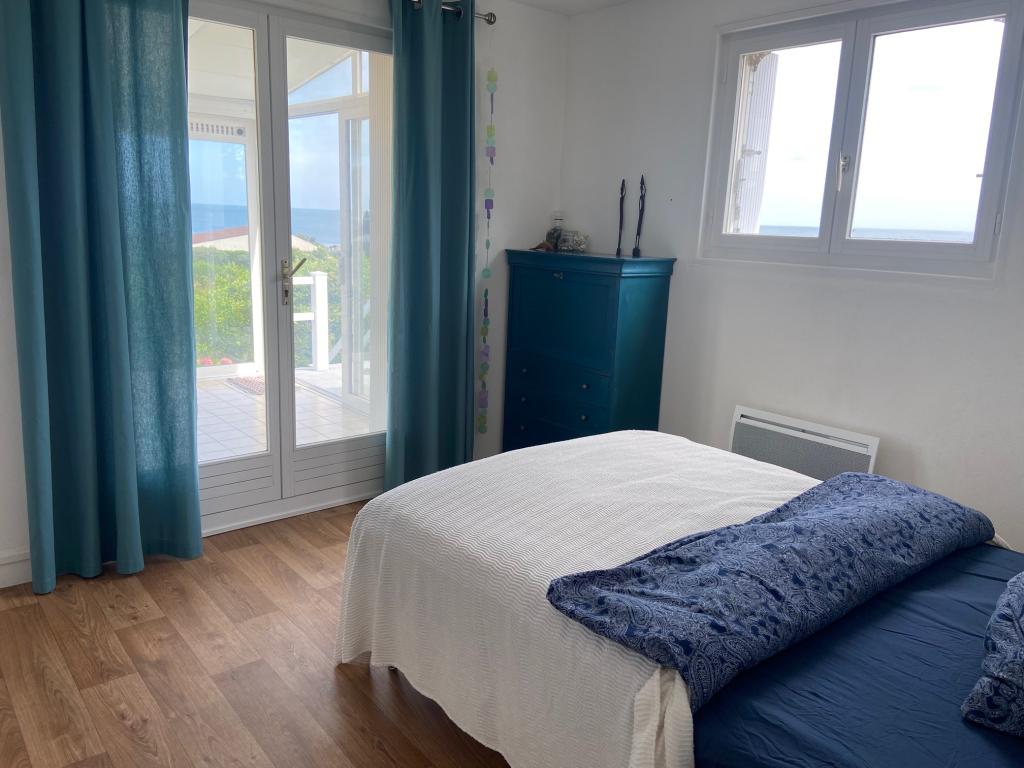 Bonheur de Mer- Maison access direct a la mer avec grand jardin clos et vue magnifique