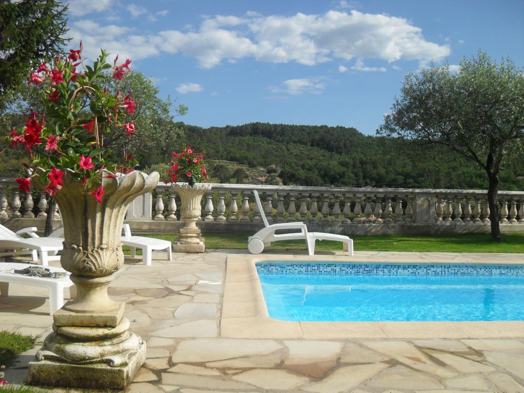 villa  piscine chauffée en moyenne saison