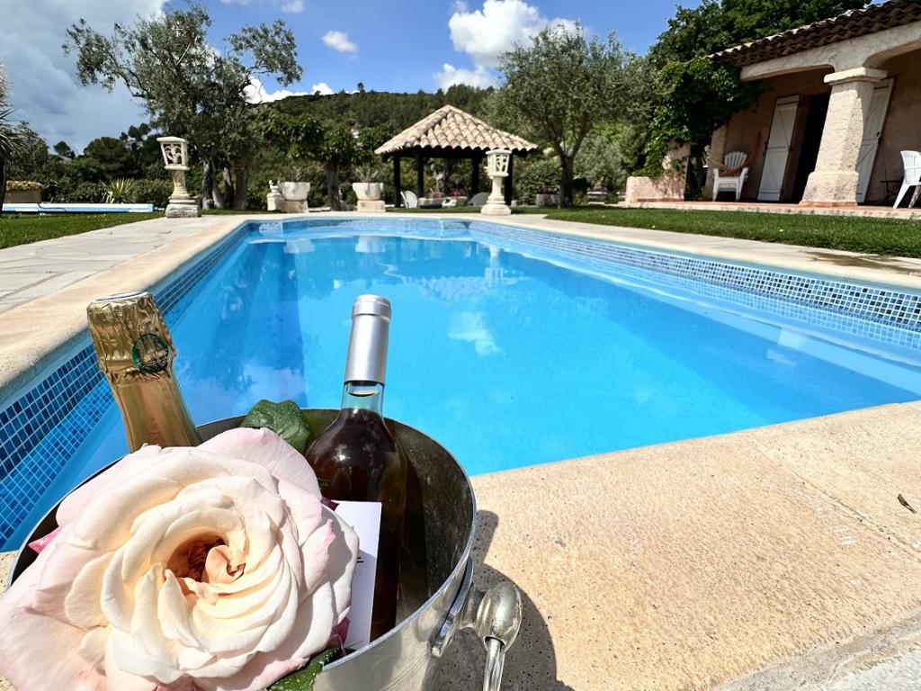 villa  piscine chauffée en moyenne saison