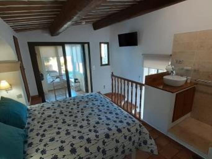 Le Jardin du Cannet : Propriété atypique dans l'esprit bergerie au cœur d'un jardin provençal ouvert toute l'année.