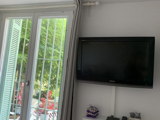 CHAMBRE D'HOTES CENTRE VILLE L'ISLE SUR LA SORGUE - PARKING SUR PLACE