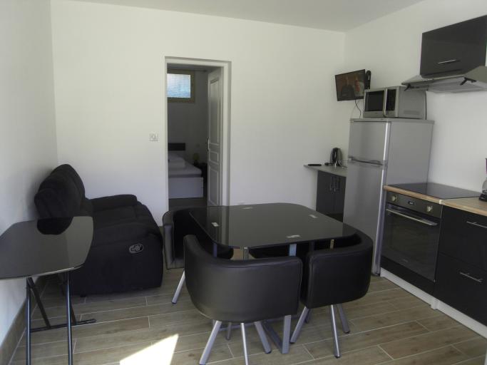 VILLA LES DES  F1**  140 Rez de jardin