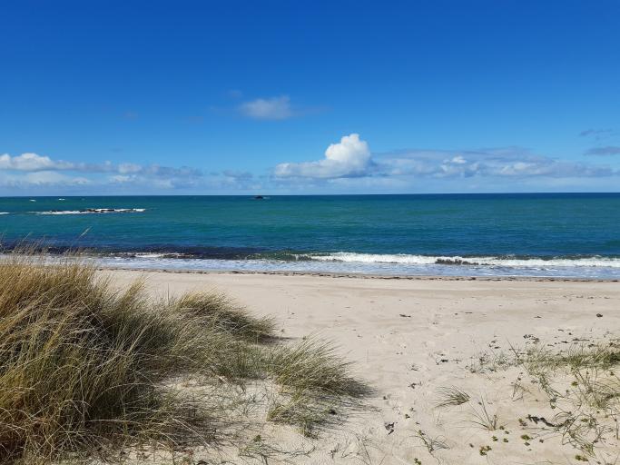 Bonheur de Mer- Maison access direct a la mer avec grand jardin clos et vue magnifique