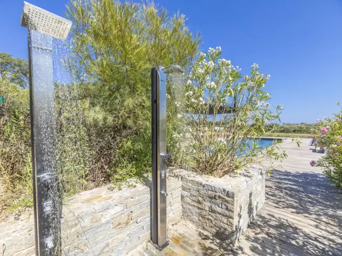 T4 de standing : piscine sauna fitness accès plage