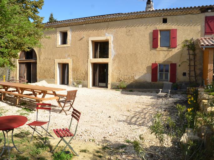 Grand gite Piboulette dans ferme bio avec vue sur les Pyrénées