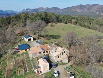 Les gîtes de saint Ribert 😀🚵🚶🚗🐕 studio, alpes du Sud, repos, détente, vue magnifique.