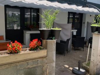 VILLA LES DES  F1**  140 Rez de jardin