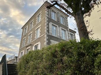 T2 rez de jardin parking et terrasse privé