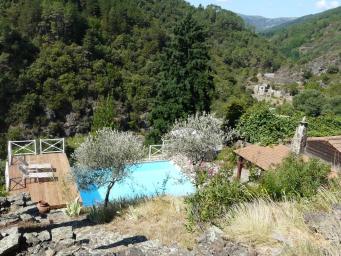 La Maison Bleue d'Ardèche - Gîte indépendant 3* avec piscine et rivière en Sud Ardèche