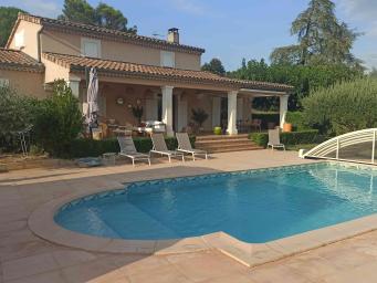 villa piscine en provence