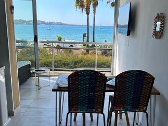 MarinDoré Bandol VUE MER à 180 degrés refait à neuf avec Parking