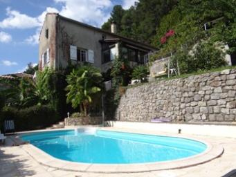 Mas Armati, maison de vacances du 18e avec piscine privée, entre Gard et Ardèche