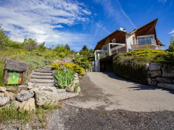 Villa Cimiez Vue exceptionnelle sur Lac de Serre-Ponçon, plan d'eau et Montagnes à Embrun "Nice des Alpes" Gîte très équipé 6 pers. 3 CH balcon terrasse jardin