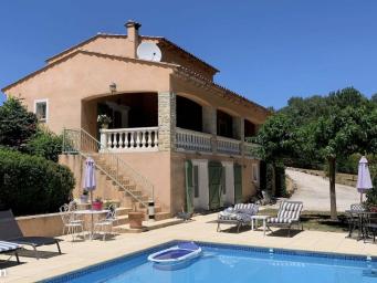 Superbe villa 10 personnes avec piscine chauffée à Villecroze