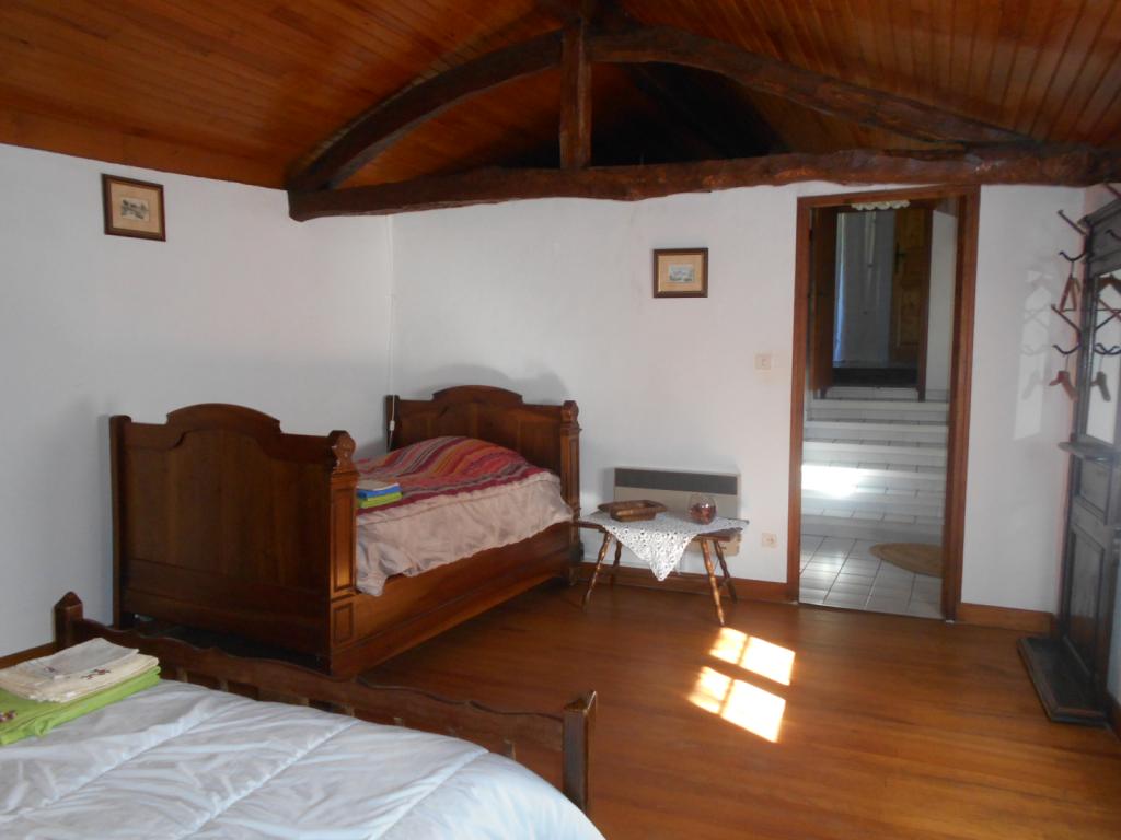 Gîte avec grande cheminée, vues sur les montagnes, animaux acceptés gratuitement, wifi