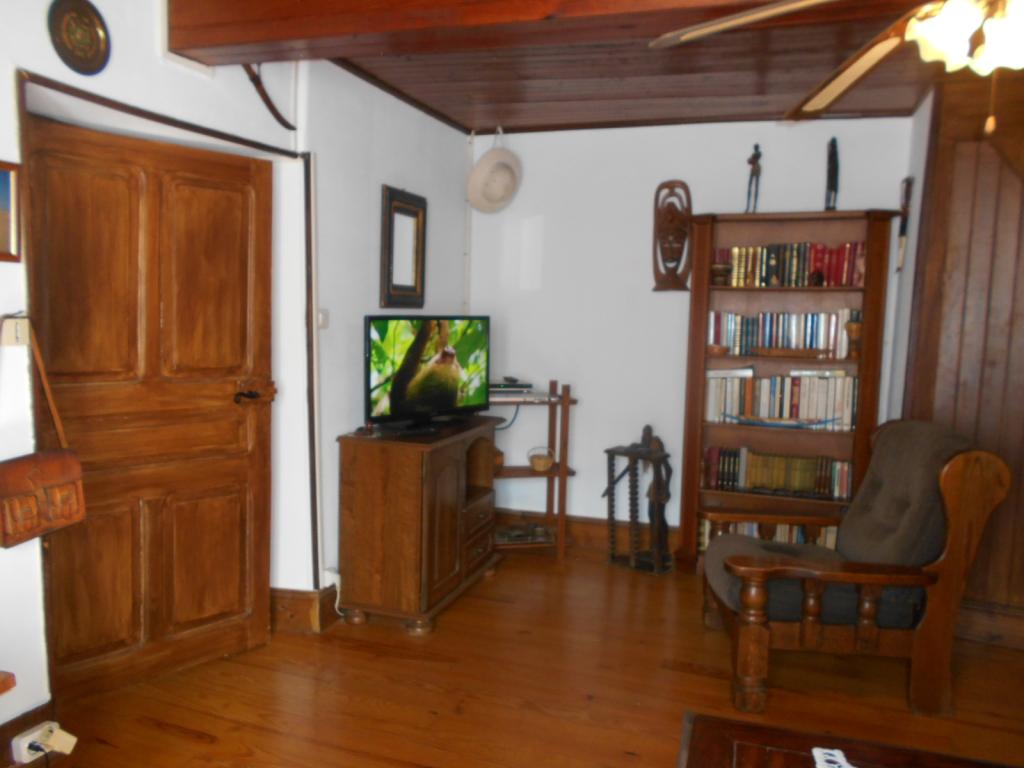Gîte avec grande cheminée, vues sur les montagnes, animaux acceptés gratuitement, wifi