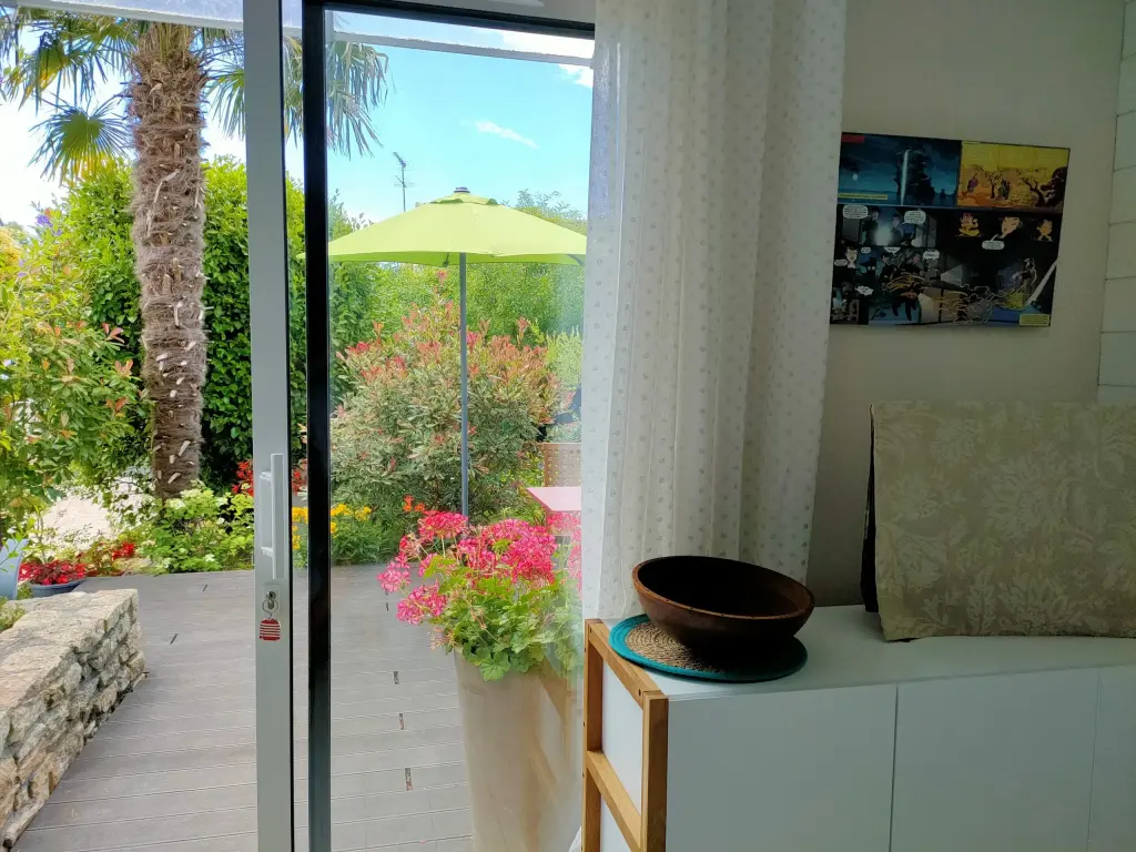 Studio et terrasse avec vue sur jardin à 3 mn de la mer
