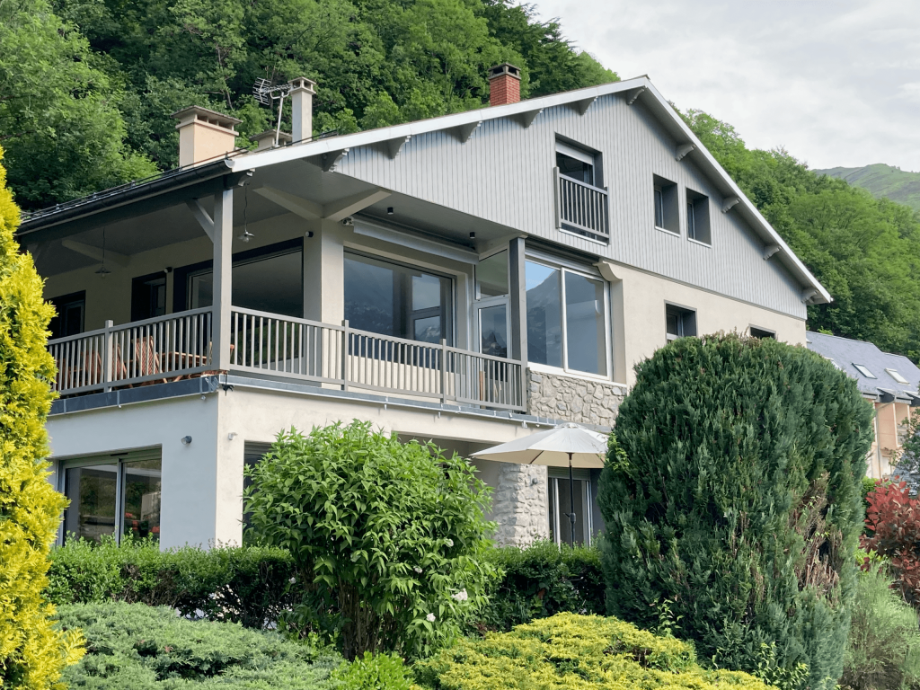 Chalet très spacieux & moderne avec grand jardin, à 800m du centre – Classé 4 ⭐