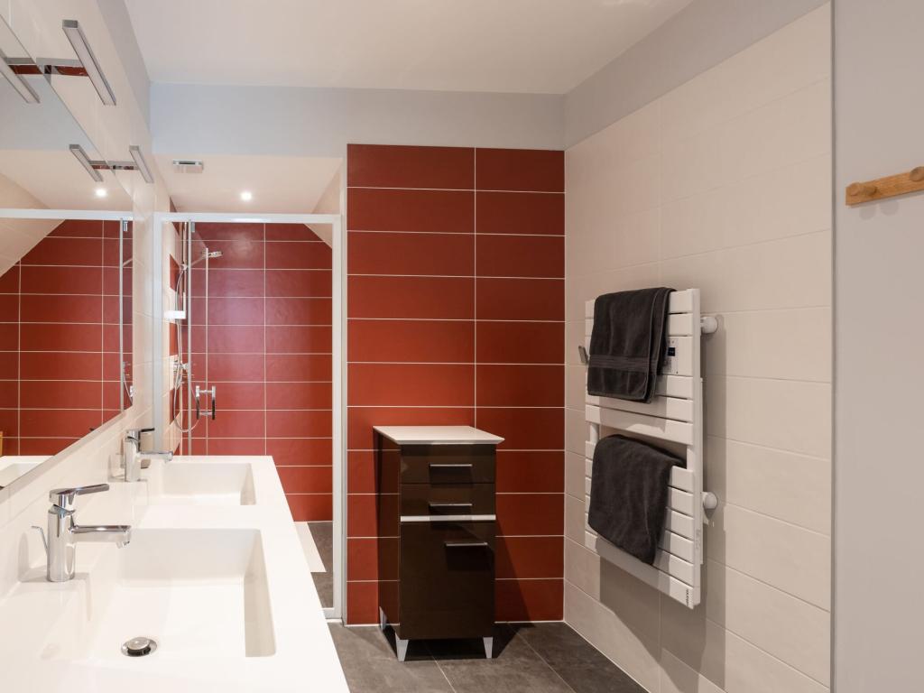 Chalet très spacieux & moderne avec grand jardin, à 800m du centre – Classé 4 ⭐