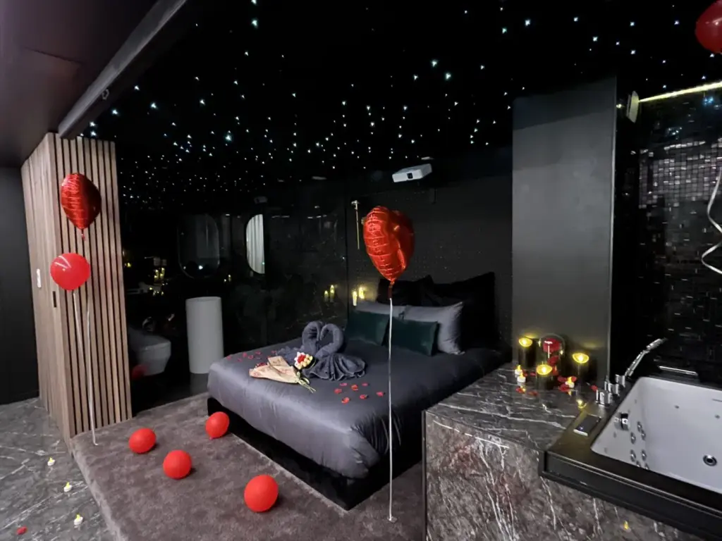 Superbe suite avec jacuzzi privé / vidéoprojecteur