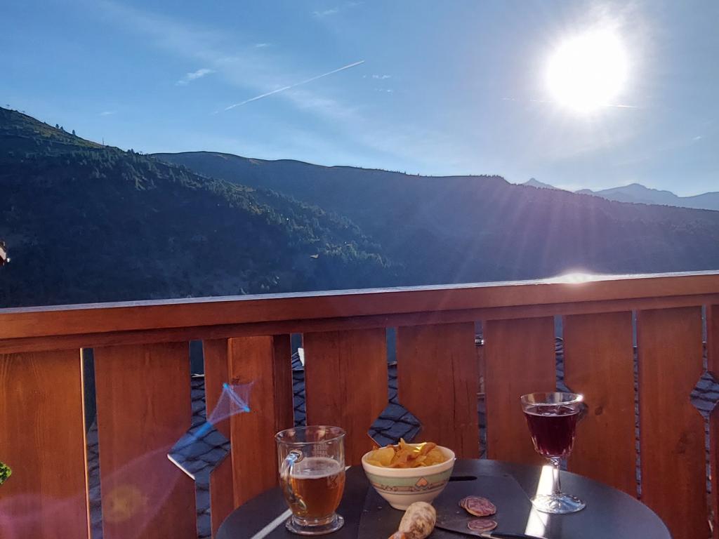 Appartement à la montagne au pied des pistes avec piscine chauffée