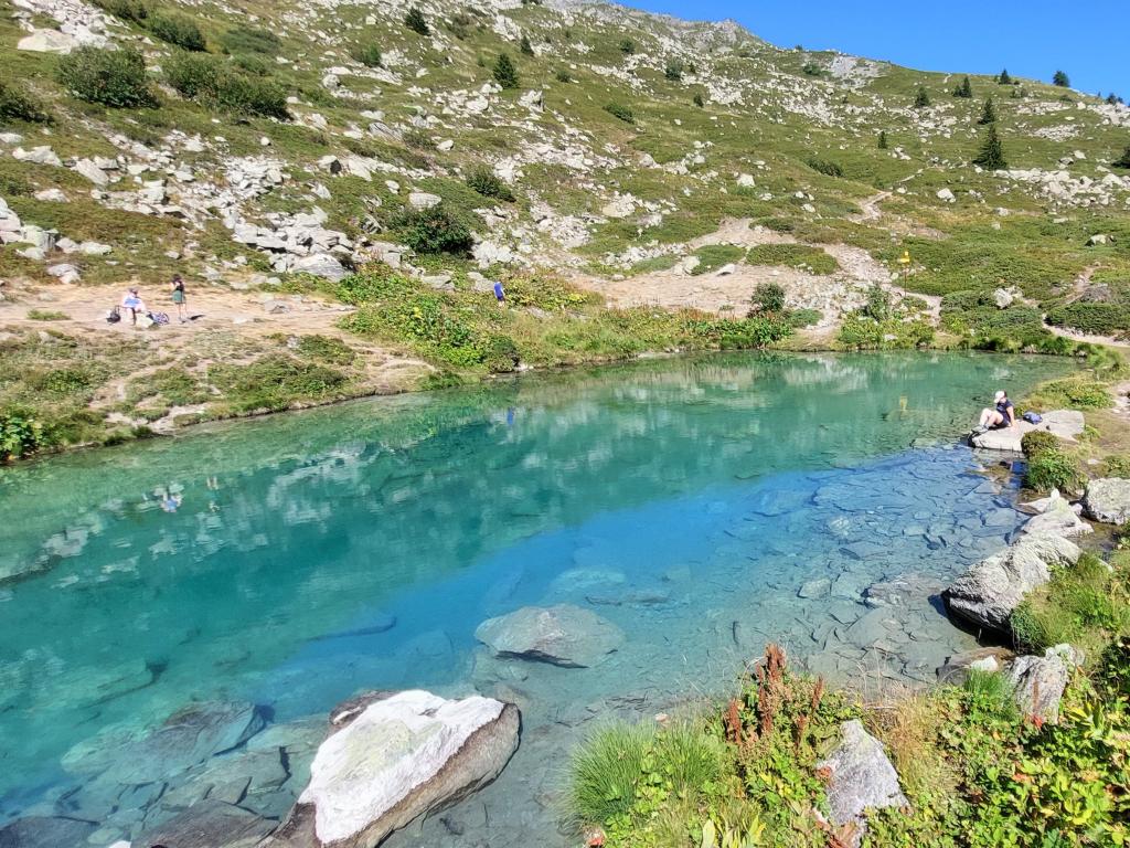 Appartement à la montagne au pied des pistes avec piscine chauffée