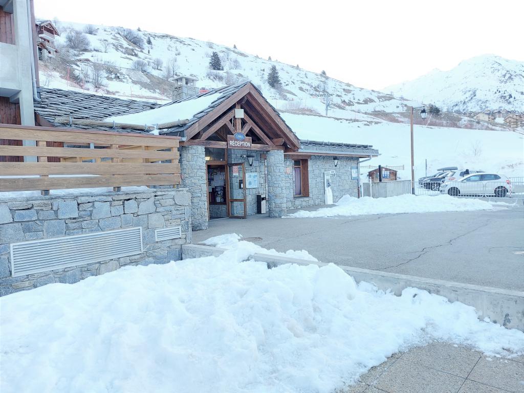 Appartement à la montagne au pied des pistes avec piscine chauffée