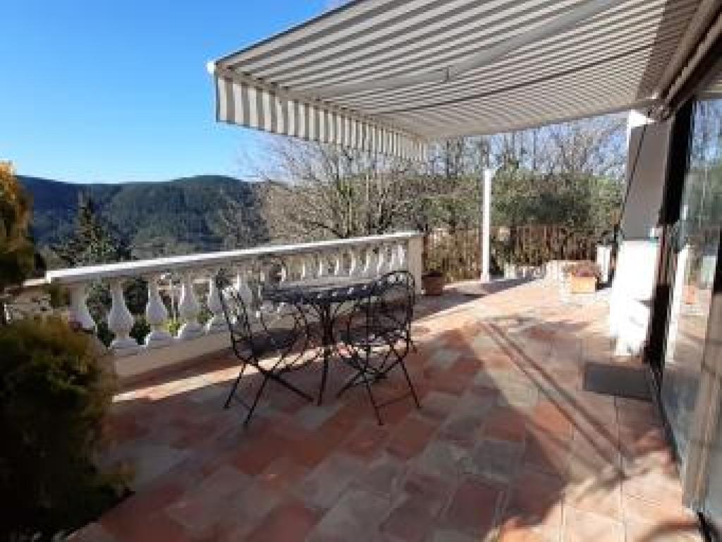 Le Jardin du Cannet : Propriété atypique dans l'esprit bergerie au cœur d'un jardin provençal ouvert toute l'année.
