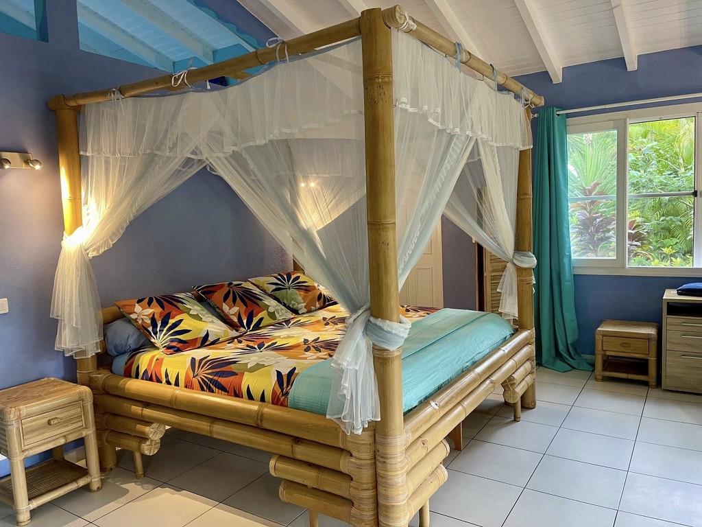 le Gîtes tout confort couleur caraibes pour 2 à 4 pers maxi sans vis à vis sur les hauteurs du Gosier avec piscine 24/24