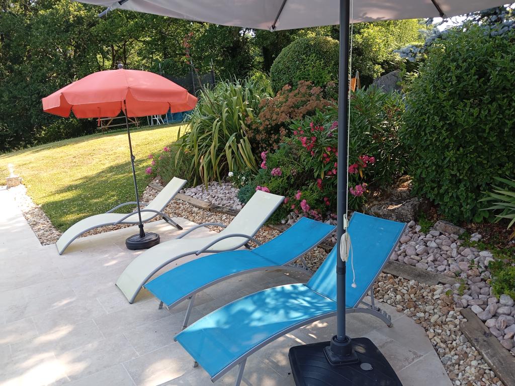 GITE LA PETITE FOLIE, 8/10 personnes, piscine couverte, 15mn Luçon, entre mer et bocage, à 25mn de la Tranche/Mer,