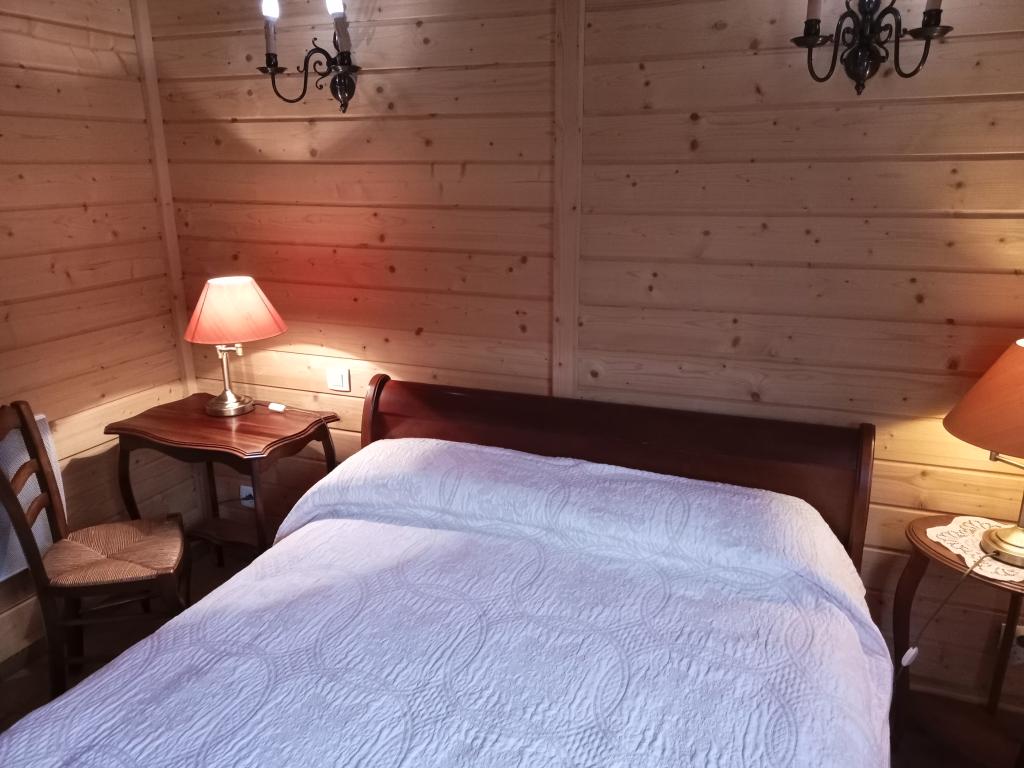 GITE LA PETITE FOLIE, 8/10 personnes, piscine couverte, 15mn Luçon, entre mer et bocage, à 25mn de la Tranche/Mer,