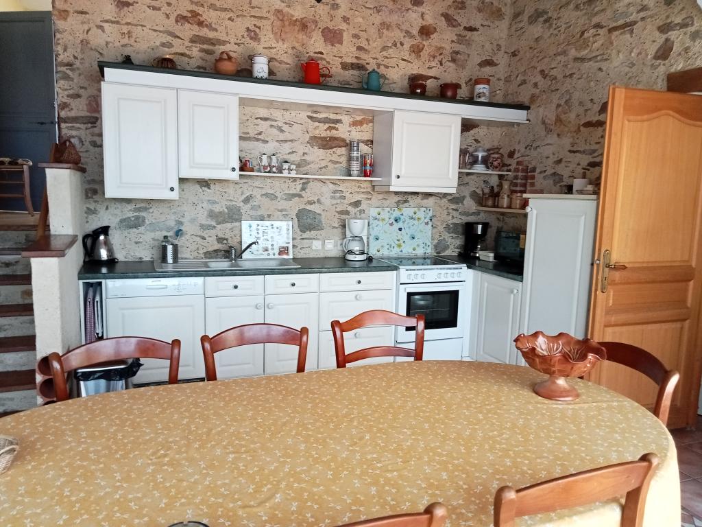 GITE LA PETITE FOLIE, 8/10 personnes, piscine couverte, 15mn Luçon, entre mer et bocage, à 25mn de la Tranche/Mer,