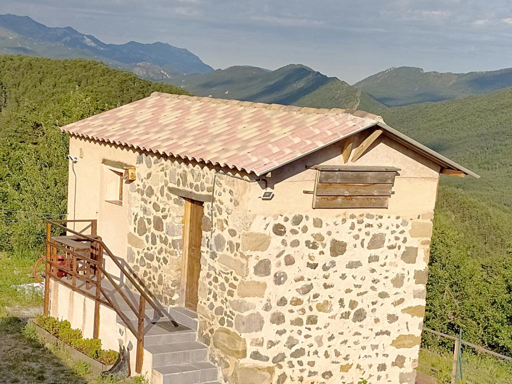 Les gîtes de saint Ribert 😀🚵🚶🚗🐕 studio, alpes du Sud, repos, détente, vue magnifique.