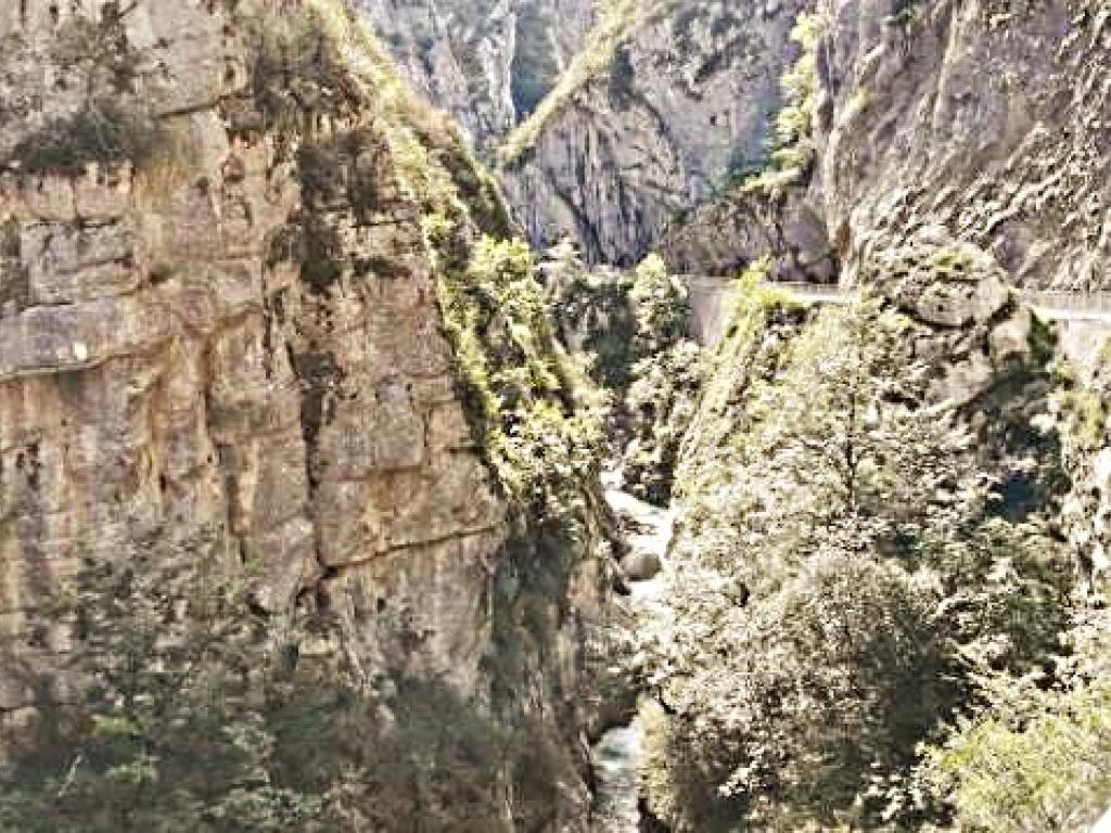 Les gîtes de saint Ribert 😀🚵🚶🚗🐕 gîte 6 pièces, alpes du Sud, repos, détente, vue magnifique.