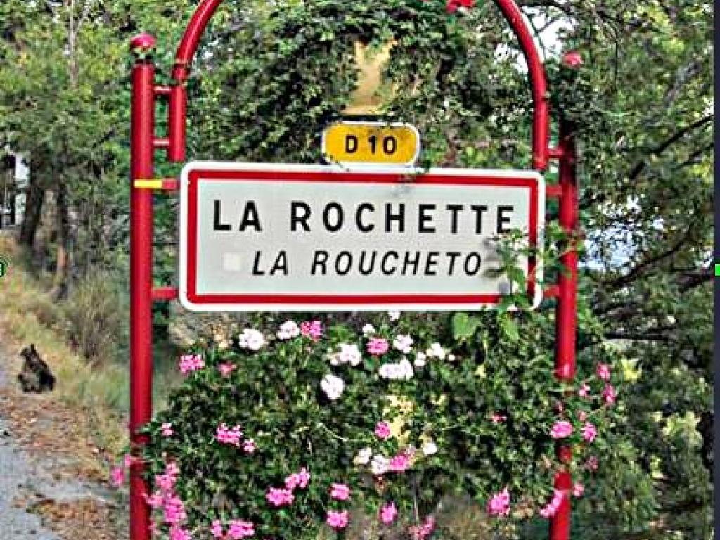 Les gîtes de saint Ribert 😀🚵🚶🚗🐕 gîte 6 pièces, alpes du Sud, repos, détente, vue magnifique.