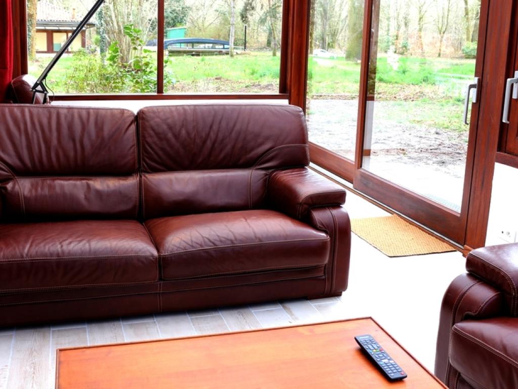 Chalet gite confortable avec piscine partagée pour 4 personnes dans les bois (1 animal accepté) - La forge d'Espelette du Hameau Secret
