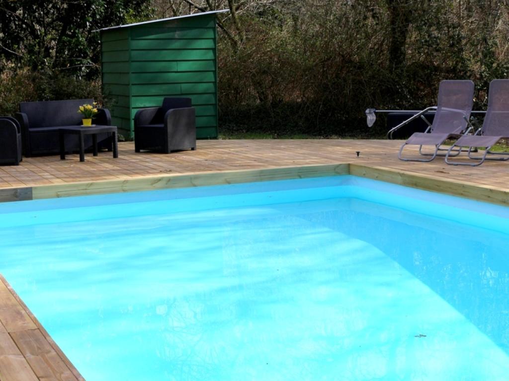 Chalet gite confortable avec piscine partagée pour 4 personnes dans les bois (1 animal accepté) - La forge d'Espelette du Hameau Secret
