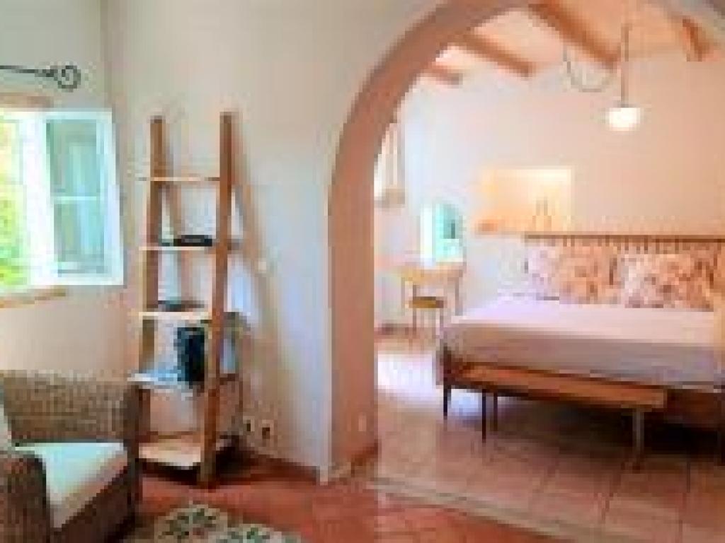 HÔTEL VILLA ROSERAIE ouvert toute l'année : LA NUIT, SEMAINE, MOIS, ANNEE.