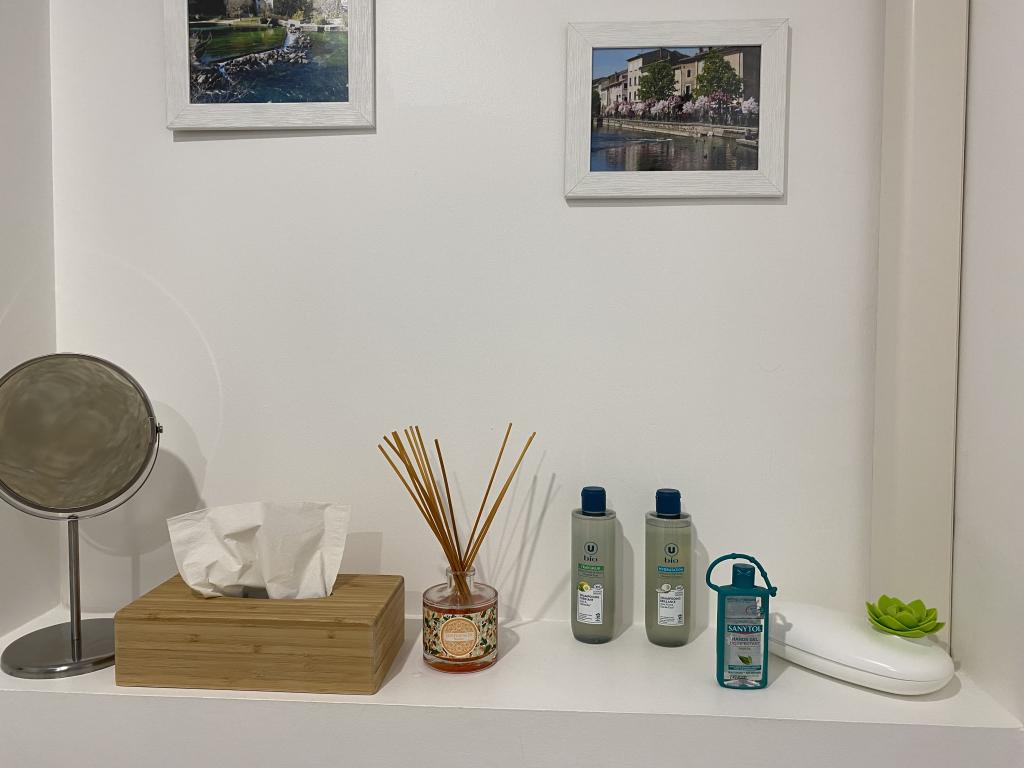 CHAMBRE D'HOTES CENTRE VILLE L'ISLE SUR LA SORGUE - PARKING SUR PLACE