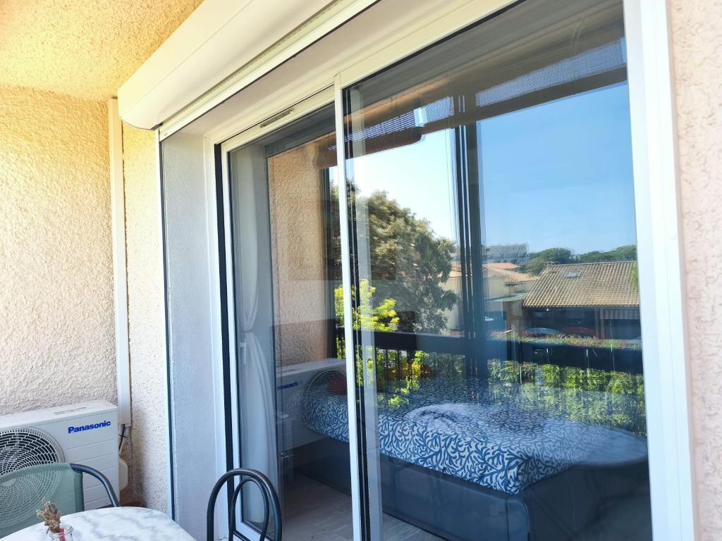 GRAND STUDIO CLIMATISÉ AVEC PISCINE PRESQU'ÎLE DE GIENS