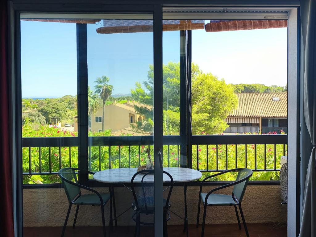 GRAND STUDIO CLIMATISÉ AVEC PISCINE PRESQU'ÎLE DE GIENS