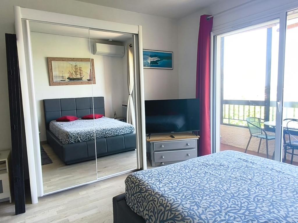 GRAND STUDIO CLIMATISÉ AVEC PISCINE PRESQU'ÎLE DE GIENS