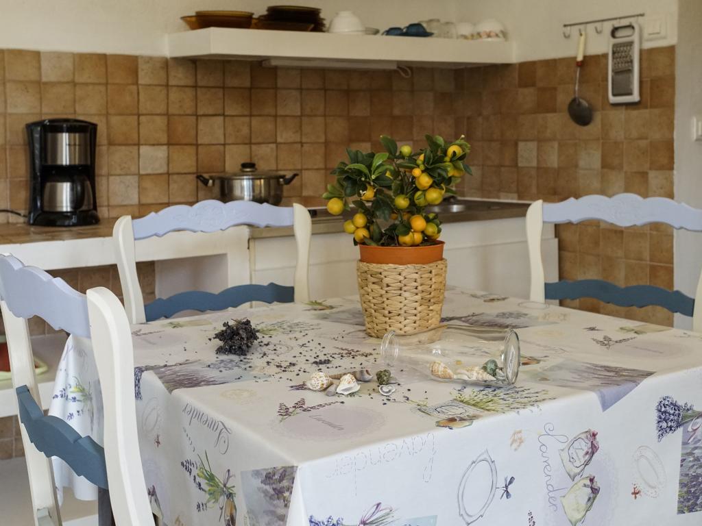 STUDIO REZ DE CHAUSSEE PROCHE PLAGE BERGERIE