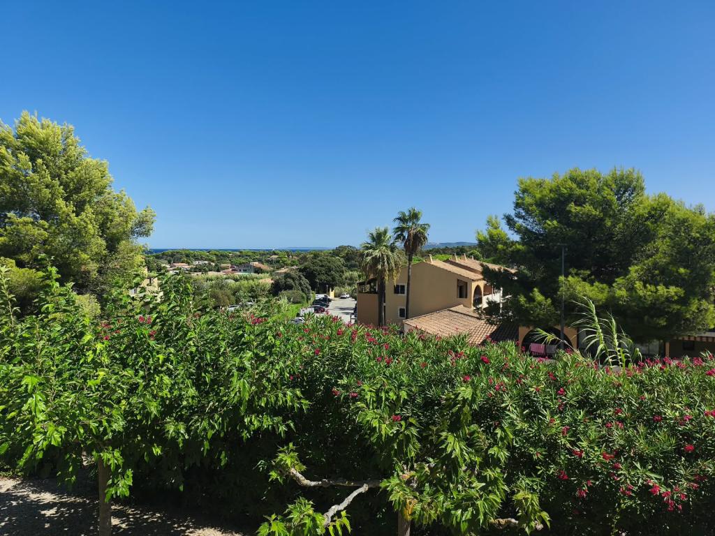 GRAND STUDIO CLIMATISÉ AVEC PISCINE PRESQU'ÎLE DE GIENS