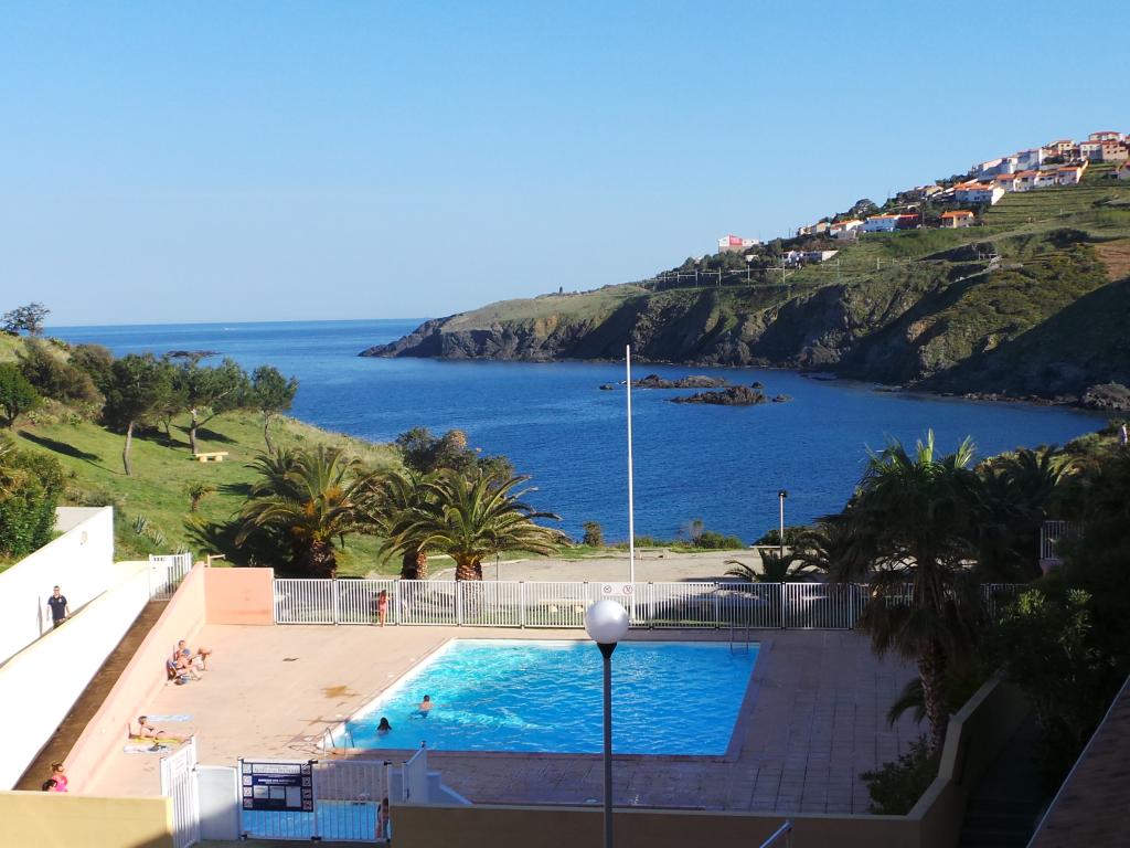 Appartement ** - climatise HAUT DE GAMME climatise, vue mer et montagne, wifi, plongée, randonnees