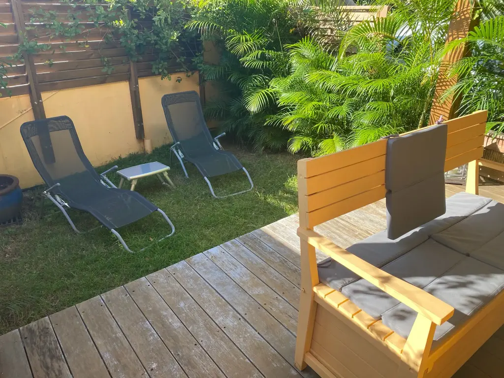 Location Appartement avec terrasse et jardinet SAINT-DENIS DOMENJOD
